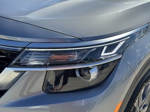 Certified 2023 Kia Seltos S w/ Navigation Package image 9