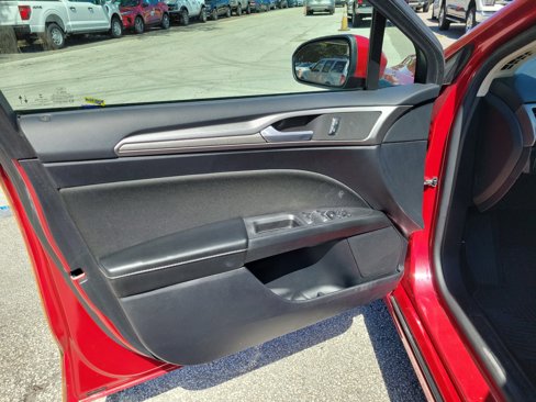 Certified 2020 Ford Fusion SE image 6