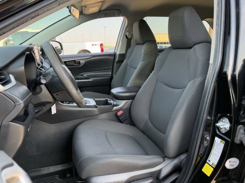 Used 2022 Toyota RAV4 LE image 23