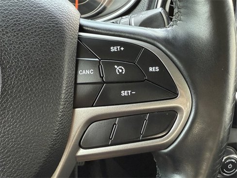 Used 2019 Jeep Cherokee Limited image 23
