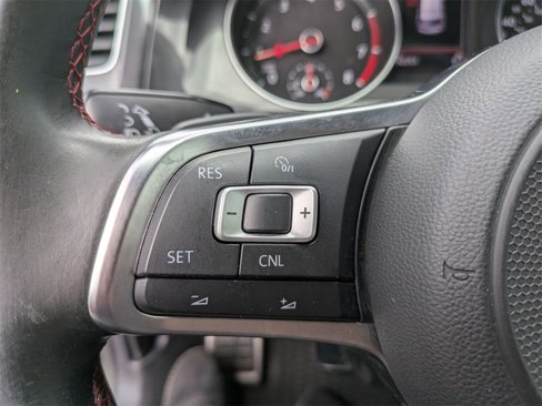 Used 2017 Volkswagen GTI SE image 19