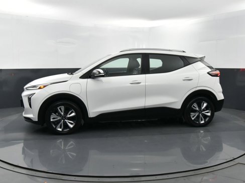 Used 2022 Chevrolet Bolt EUV LT w/ Convenience Package image 7