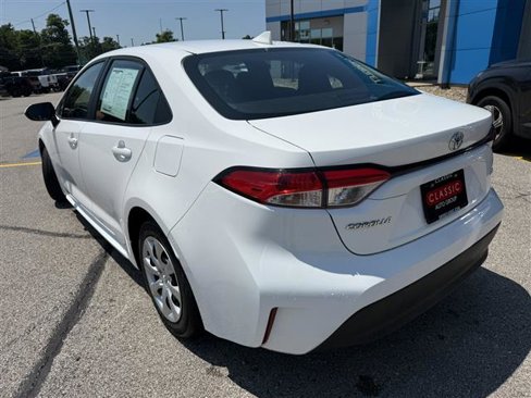 Used 2024 Toyota Corolla LE image 4
