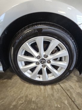 Used 2019 Toyota Camry L image 38