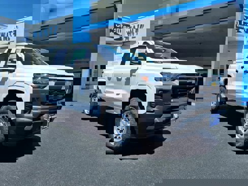 New 2025 Chevrolet Colorado W/T image 2