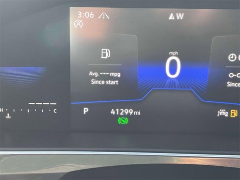 Used 2022 Volkswagen Tiguan SE w/ Panoramic Sunroof Package image 27