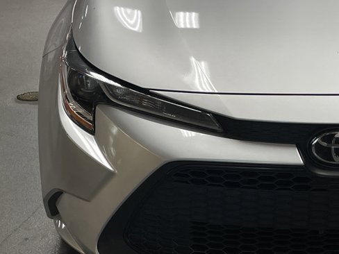 Used 2020 Toyota Corolla LE image 40