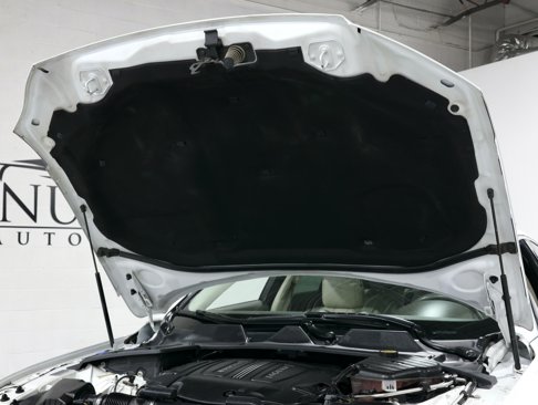 Used 2013 Jaguar XJ image 89