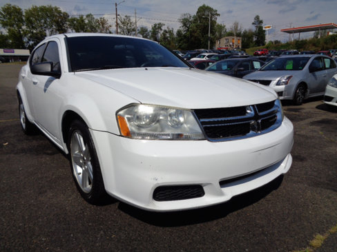 Used 2013 Dodge Avenger SE image 3