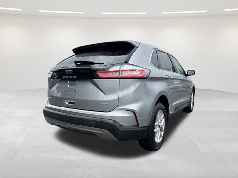Used 2021 Ford Edge SEL image 5