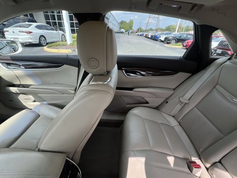 Used 2013 Cadillac XTS Premium image 3