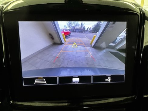 Used 2020 Chevrolet Traverse LT image 6