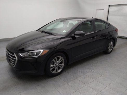 Used 2017 Hyundai Elantra SE image 2