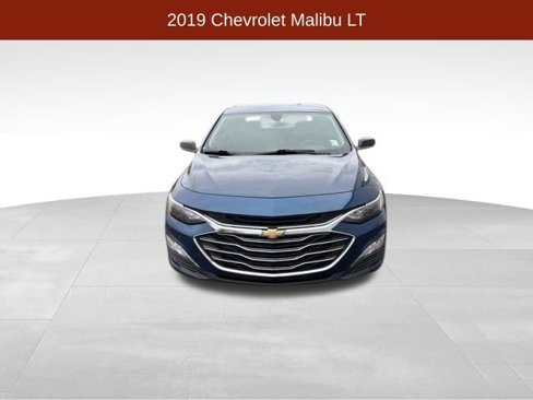 Used 2019 Chevrolet Malibu LT image 2