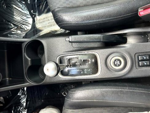 Used 2015 Mitsubishi Outlander SE image 12