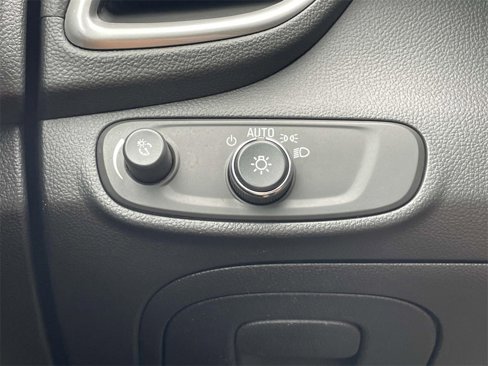 Used 2021 Chevrolet Trax LT w/ Sport Edition image 25