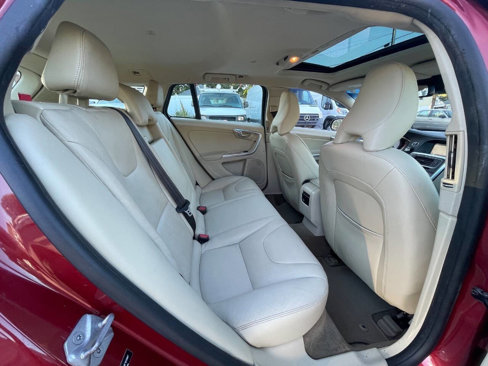 Used 2015 Volvo V60 T5 Premier Plus image 29