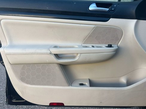 Used 2014 Volkswagen Jetta TDI image 11