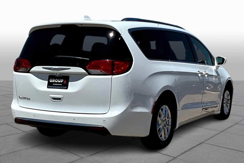 Used 2020 Chrysler Pacifica Touring-L image 11