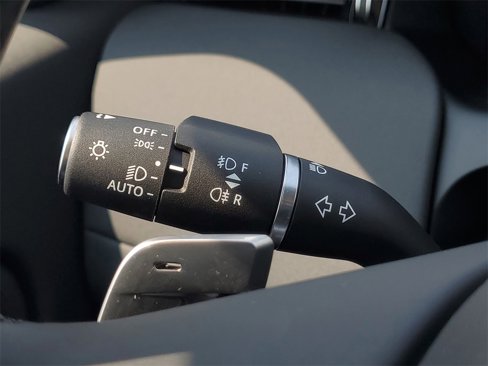 Used 2024 Land Rover Discovery Sport S image 16