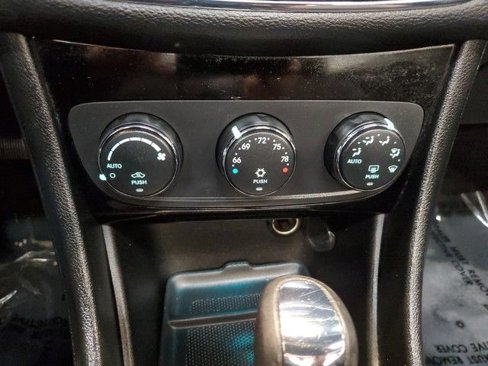Used 2013 Chrysler 200 Touring image 26