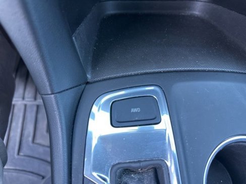 Used 2021 Chevrolet Equinox LT image 32