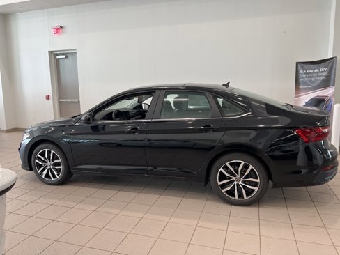 New 2026 Volkswagen Jetta SE image 4