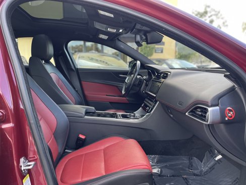 Used 2017 Jaguar XE R-Sport image 22
