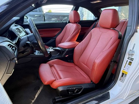 Used 2015 BMW M235i Coupe image 4