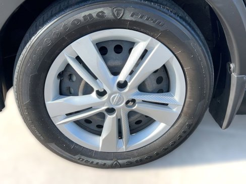 Used 2022 Nissan Kicks S image 12