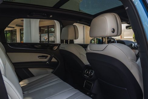 Used 2020 Bentley Bentayga image 26