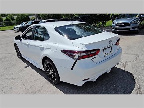 Used 2023 Toyota Camry SE image 18