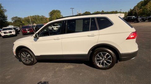 Used 2018 Volkswagen Tiguan SE w/ Panoramic Sunroof Package image 6