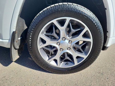 Used 2019 Jeep Grand Cherokee Overland image 9