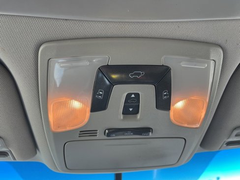 Used 2017 Toyota Sienna SE image 23