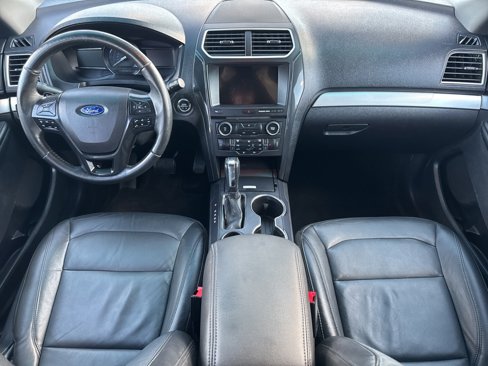 Used 2017 Ford Explorer XLT w/ Equipment Group 202A image 30