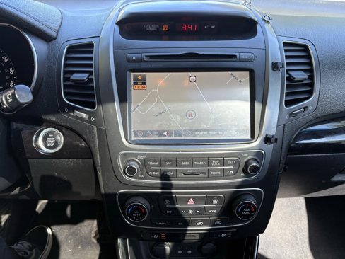 Used 2014 Kia Sorento SX image 15