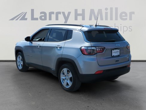 Used 2022 Jeep Compass Latitude w/ Convenience Group image 3