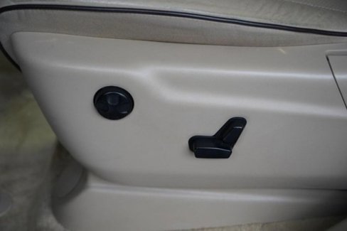 Used 2019 Jeep Grand Cherokee Overland image 11