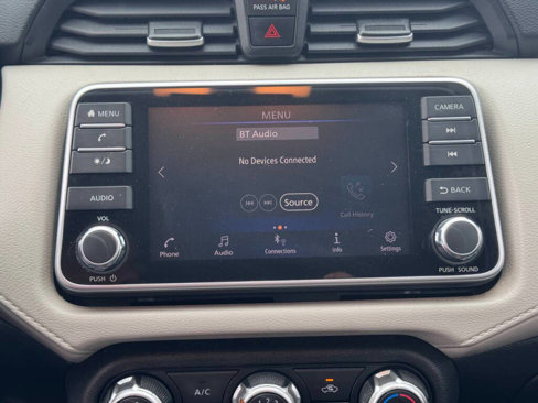 Used 2021 Nissan Versa SV image 6
