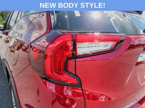 New 2024 GMC Terrain SLT w/ Tech Package image 7
