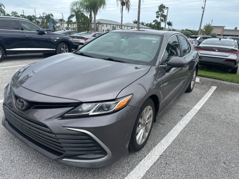 Used 2023 Toyota Camry LE image 1