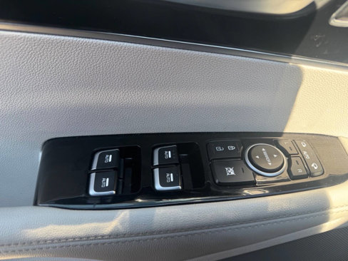 Used 2017 Kia Sorento SX image 10