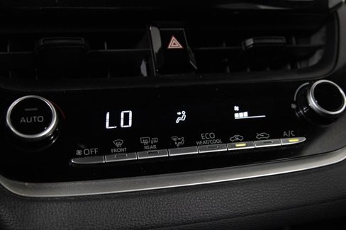 Used 2021 Toyota Corolla LE image 21