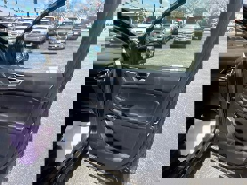 Used 2020 Ford Edge SEL image 22