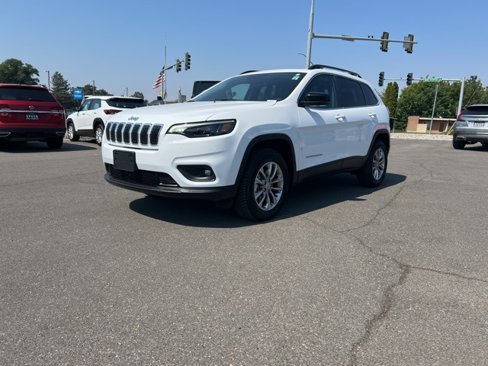 Used 2022 Jeep Cherokee Latitude Lux w/ Sun & Sound Group image 3