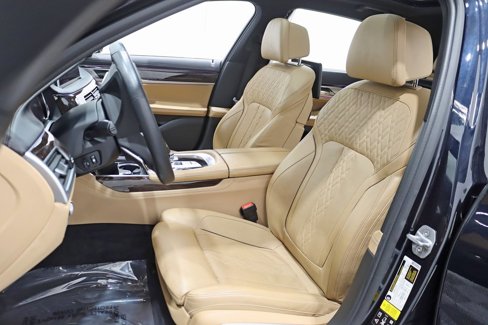 Used 2016 BMW 750i xDrive image 28