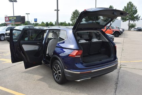 Used 2021 Volkswagen Tiguan SE image 17