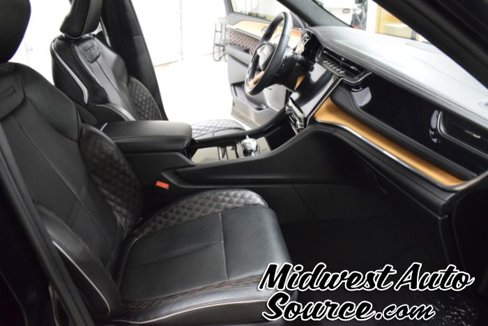 Used 2024 Jeep Grand Cherokee Summit image 39