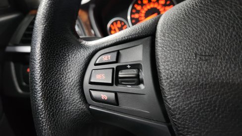 Used 2014 BMW 320i xDrive Sedan image 25
